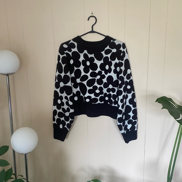 H&M Flower Sweater - Picture 1 of 4